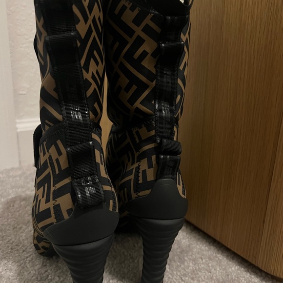 Shoes - Signature Fendi Tronchetto Boots Size 37